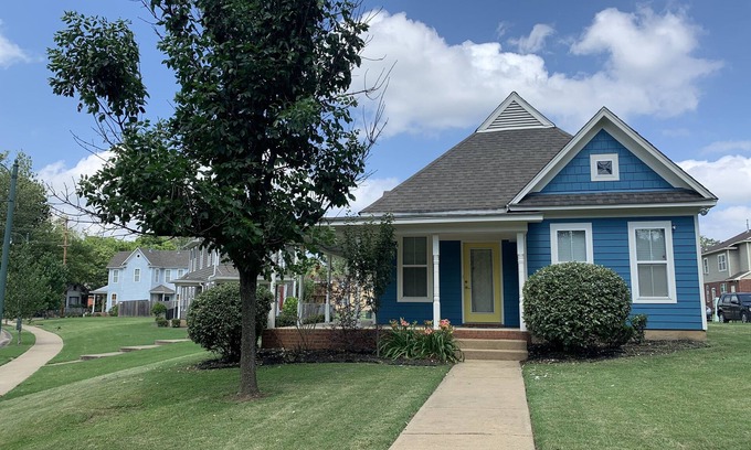 Uptown House | Inviting Uptown Cottage: 3 Bedrooms, Spa & Off-Street Parking