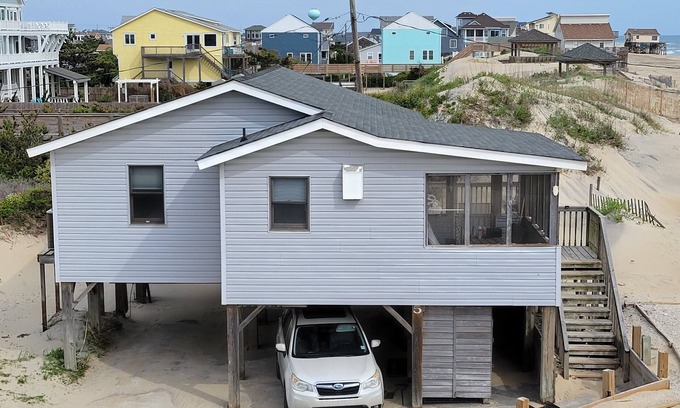 South Nags Head Cottage | Cozy Beach Cottage with Ocean Views, Steps from the Shore