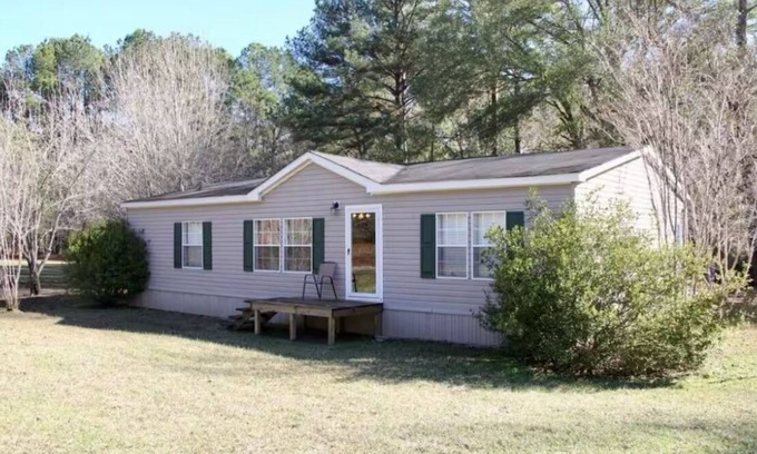 Wilkinson County Cabin | Charming 3-bedroom cabin in welcoming Crosby with WiFi, AC