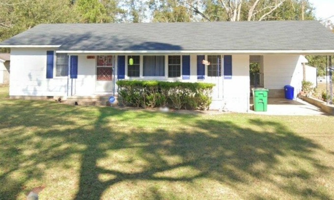 Sylvester Cottage | Charming 3-bedroom cottage in Sylvester with AC and WiFi