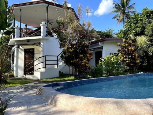 Anilao Villa | Inviting 3-Bedroom Farm Home with Pool in ParkSprings Lipa