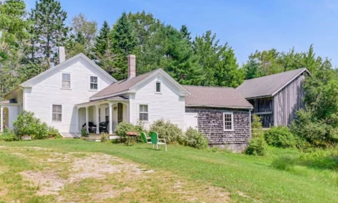 Milbridge Other | Charming 3-bedroom farmhouse in Pleasant Milbridge with WiFi