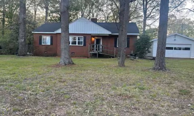 Charlotte House | Charming 3 Bedroom Getaway