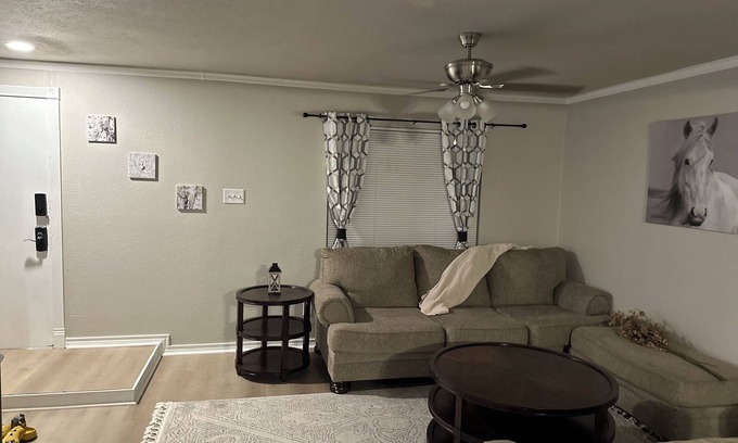Original Town House | Charming 3-bedroom house in delightful Carrollton with pool & Hot Tub