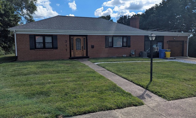 Rutherford House | Charming 3-bedroom home 11 minutes from Hershey Park