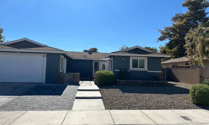 Sunrise Manor House | Charming 3-bedroom house with POOL and big BBQ yard