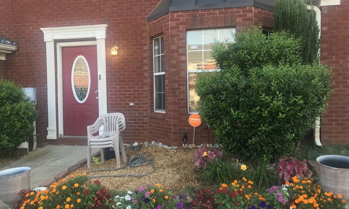 Belmont House | Stylish 3-Bedroom Home in Lithonia with Hot Tub & Breakfast