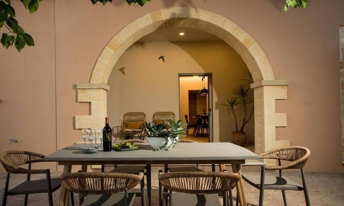 Platanos House | Charming 3-bedroom house with AC and WiFi in delightful Platanos