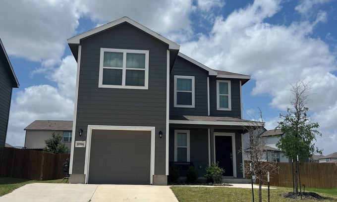 Converse House | Charming 3-bedroom house in serene Converse