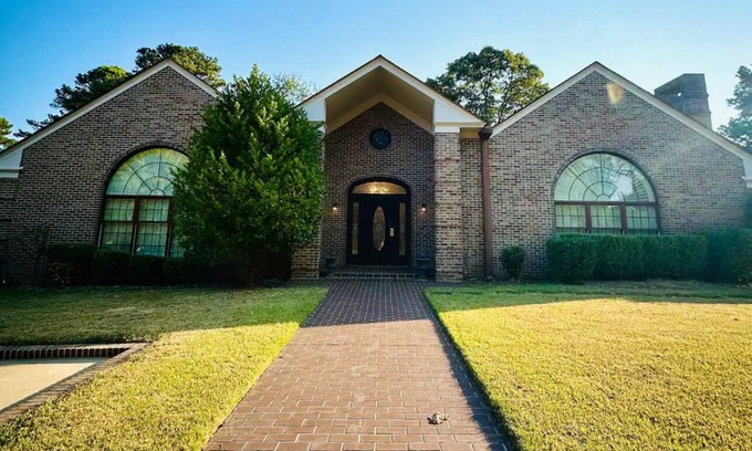 Magnolia House | Charming 3-bedroom house with WiFi and AC in Magnolia