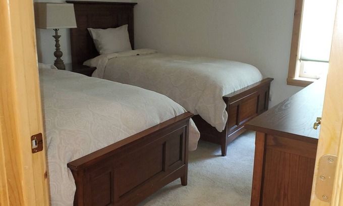 Lower Kingsbury House | Charming 3-bedroom house in Stateline