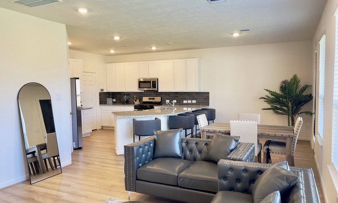 Cypress House | Charming 3-bedroom house Cypress, TX minutes from Katy, TX