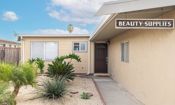 Fremont House | Charming 3-bedroom house with WiFi and AC in lovely Fremont