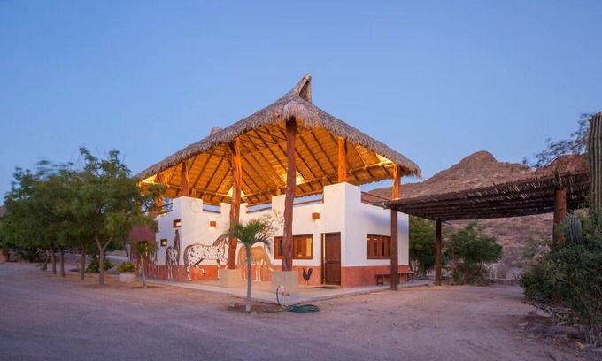 Pichilingue House | Charming 3-bedroom house with AC, WiFi in wonderful La Paz
