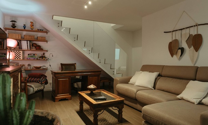 Evora House | Inviting 3-Bedroom House with Jacuzzi and Free Parking
