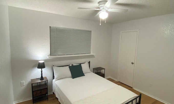 Buckingham Estates House | Charming 3-bedroom house in south Austin!