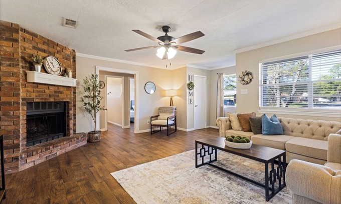 Wheeler Ridge House | Charming 3-bedroom house with AC and WiFi in welcoming Bryan
