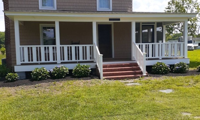 Claiborne House | Charming 3-bedroom in Village of Claiborne nBOOK 3 NIGHTS GET 4TH FREE STR24-33