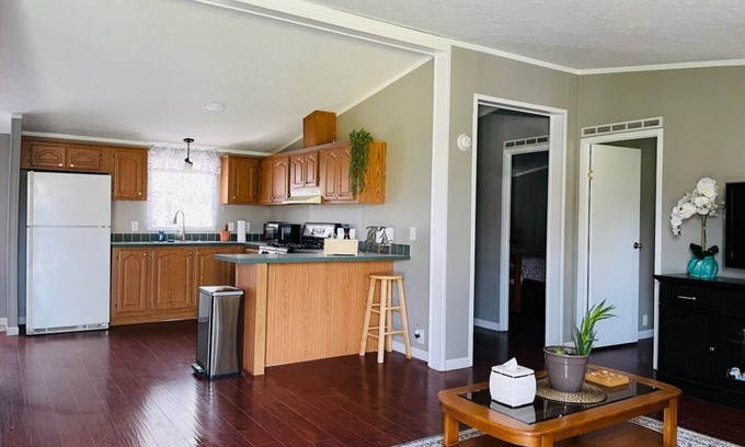 Northport House | Cozy 3 Bedroom Retreat with Lake Views in Leelanau County