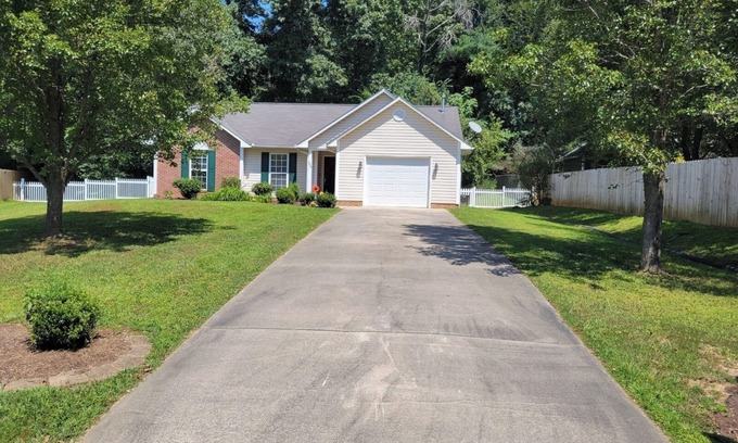 Fletcher House | Pet-Friendly 3 Bedroom Home with Top Guest Ratings!