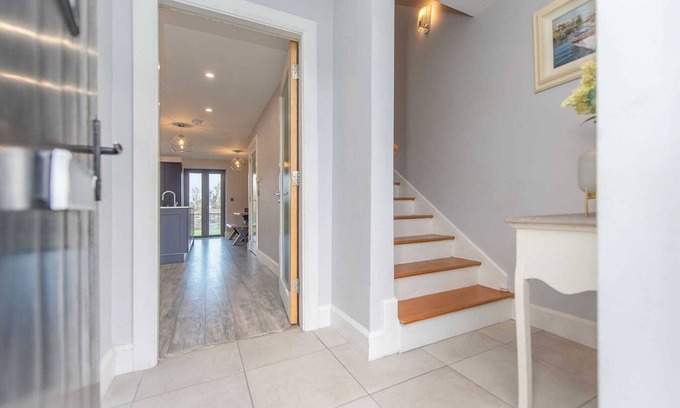 Barna House | Charming 3-bedroom townhome in quaint Bearna with WiFi