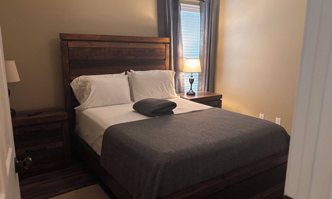 Spanish Fort House | Charming 3-bedroom house with WiFi, AC in welcoming Spanish Fort.