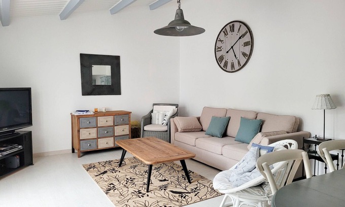 La Palmyre House | Cozy Villa La Palmyre: Oceanfront Retreat for 6 Guests