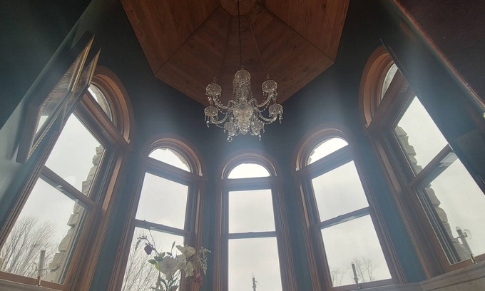 Van Dyne House | Inviting 3-Bedroom Villa with Pool on Lake Winnebago