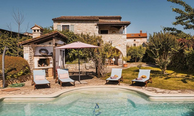 Tinjan Villa | Impressive 3 BD Villa with Private Pool and Garden Oasis