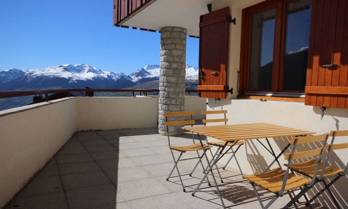 Vallandry Apartment | Cozy 2-Bedroom Apartment in Peisey-Vallandry for Families