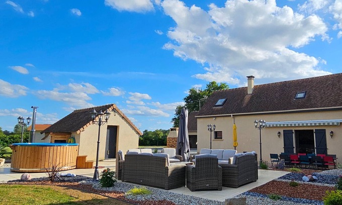 Change Cottage | Spacious Gite Changé: Family-Friendly with Top Amenities