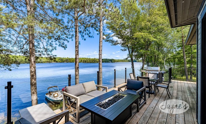 Bala Cottage | Cozy 3-Bed Cottage on Butterfly Lake, Muskoka - Family Friendly!