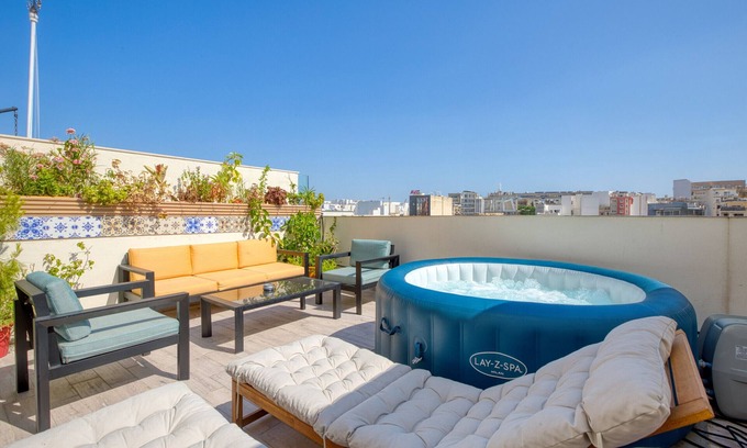 Msida Apartment | Charming 3bedroom with jacuzzi and terrace MCAR1-2