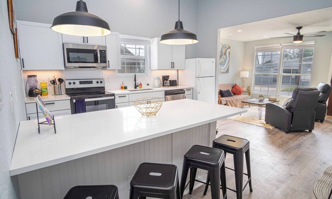 Near East Side Cottage | Family-Friendly 3BR/2BA Retreat Near Downtown & Riverwalk