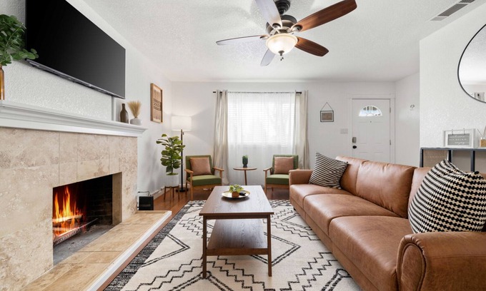 Rancho Cordova House | Stylish 3BR/2BA Retreat with Breakfast & Family-Friendly Vibes