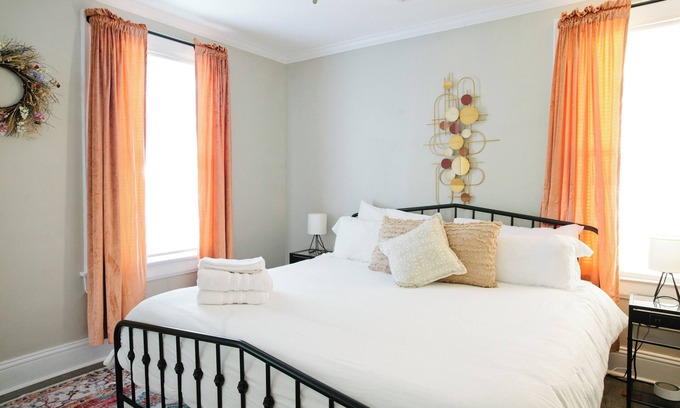Montgomery House | Cozy 3BR Capitol Retreat | Pet Friendly with Fenced Yard