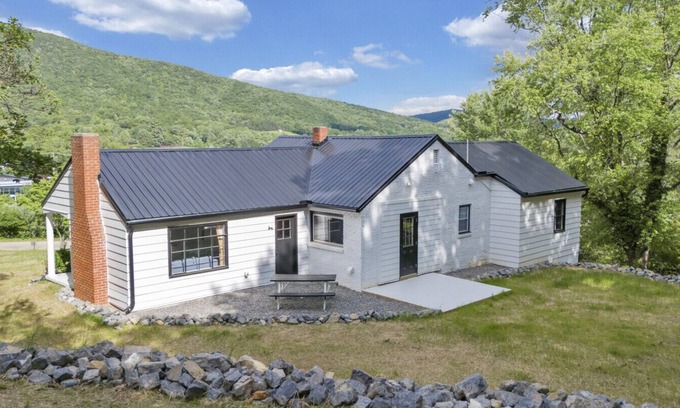 Roanoke House | Charming 3BR home seconds from the Blue Ridge Parkway