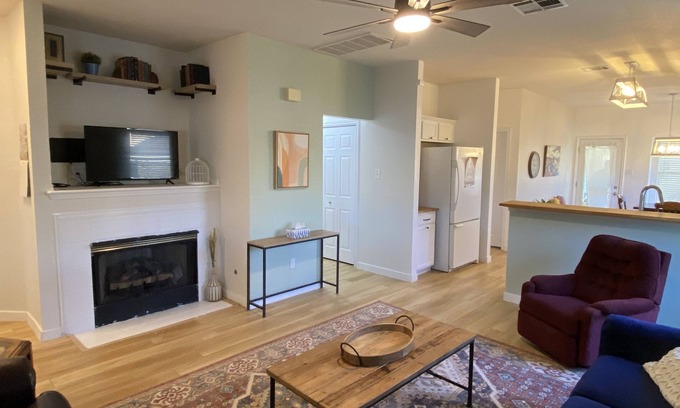 Kyle House | Explore a 3BR Pet-Friendly Retreat Near Austin's Charm