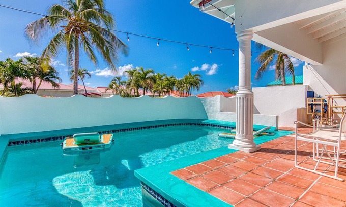 Maho House | Charming 3BR Villa w Private Pool in Pelican Key