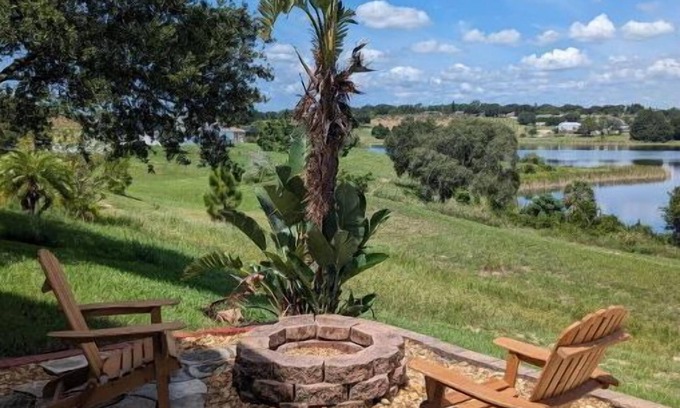 Dundee House | Inviting Stay in Central Florida with Spa and Breakfast