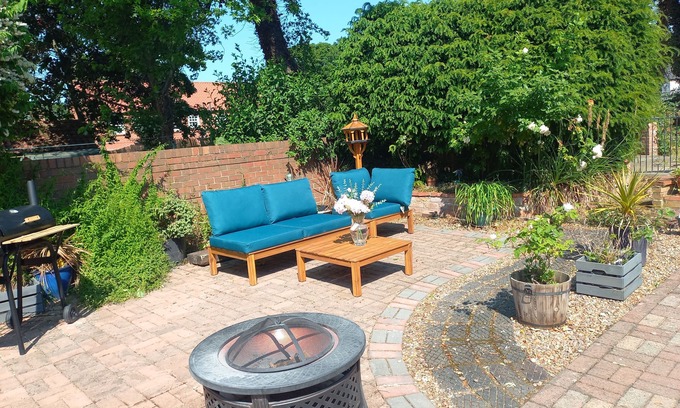 Retford House | Inviting 4-Bed Victorian House with Pet-Friendly Amenities