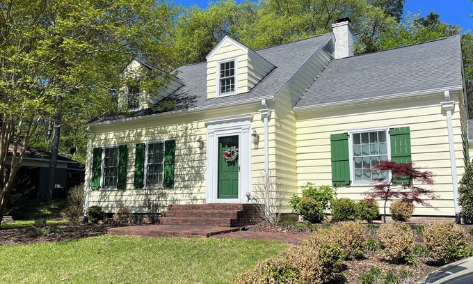 Starkville House | Charming 4-bedroom bungalow, ideal for gameday, & celebrating in Starkville, MS!