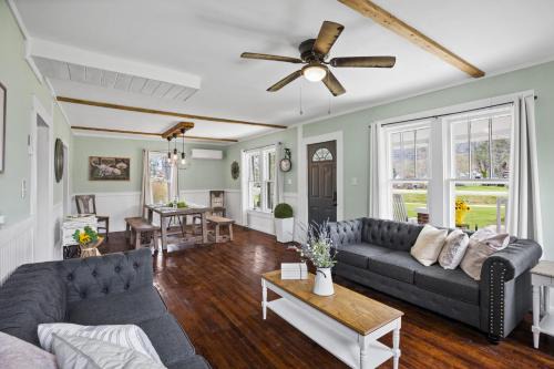 Mountain City House | Cozy 4-Bedroom Farmhouse with Pet-Friendly Amenities