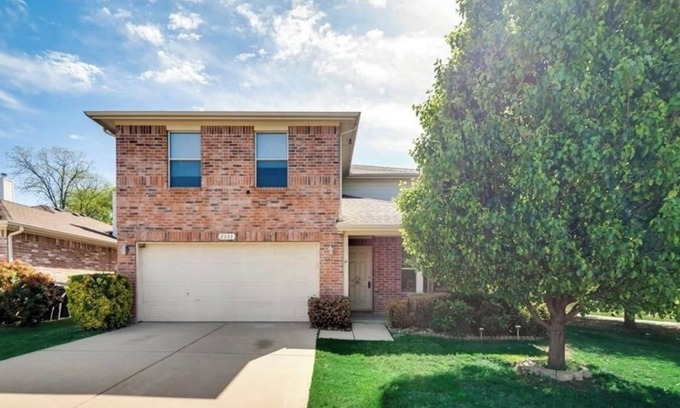 Little Elm House | Charming 4-bedroom house with AC, WiFi in serene Little Elm