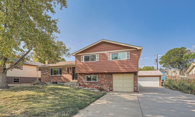 Thornton House | Charming 4-bedroom house in Northglenn with AC, WiFi. Enjoy your stay!