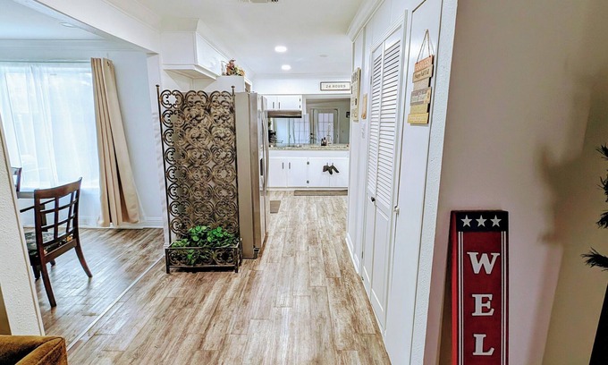 Cedar Crest House | Charming 4-bedroom house with AC, WiFi in fabulous Dallas, Tx