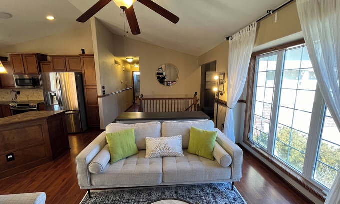 Kechi House | Charming 4-bedroom house with AC, WiFi. 10 mins to WSU