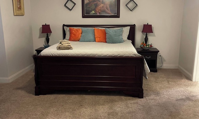 Elliott House | Charming 4-bedroom house with WiFi near Shaw Airforce and Downtown Sumter