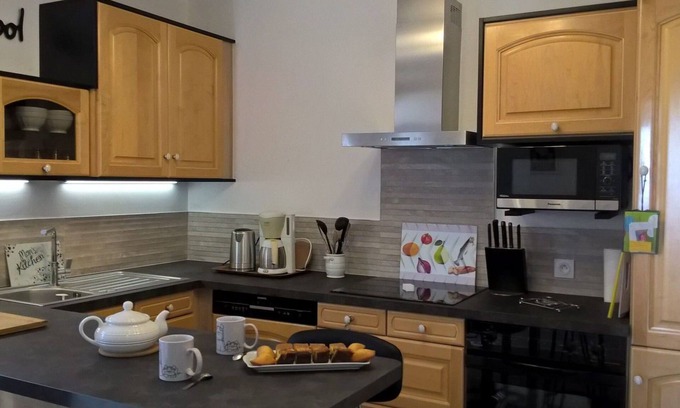 Pontivy House | Riverside Retreat: 4-Star Stay Near Pontivy Blavet Valley