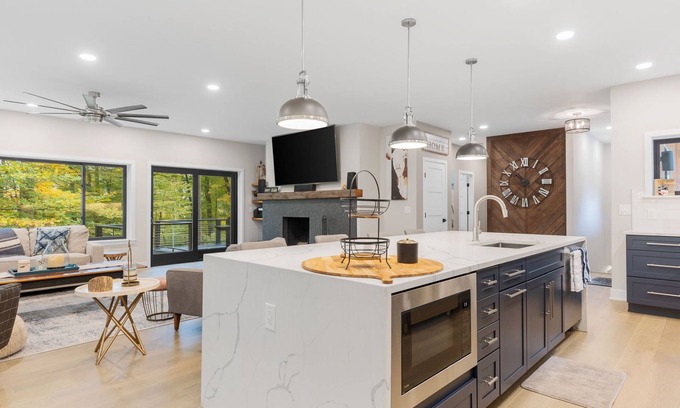 Landenberg Cabin | Tranquil Mountain Retreat: 5-Bedroom Home Near Nature